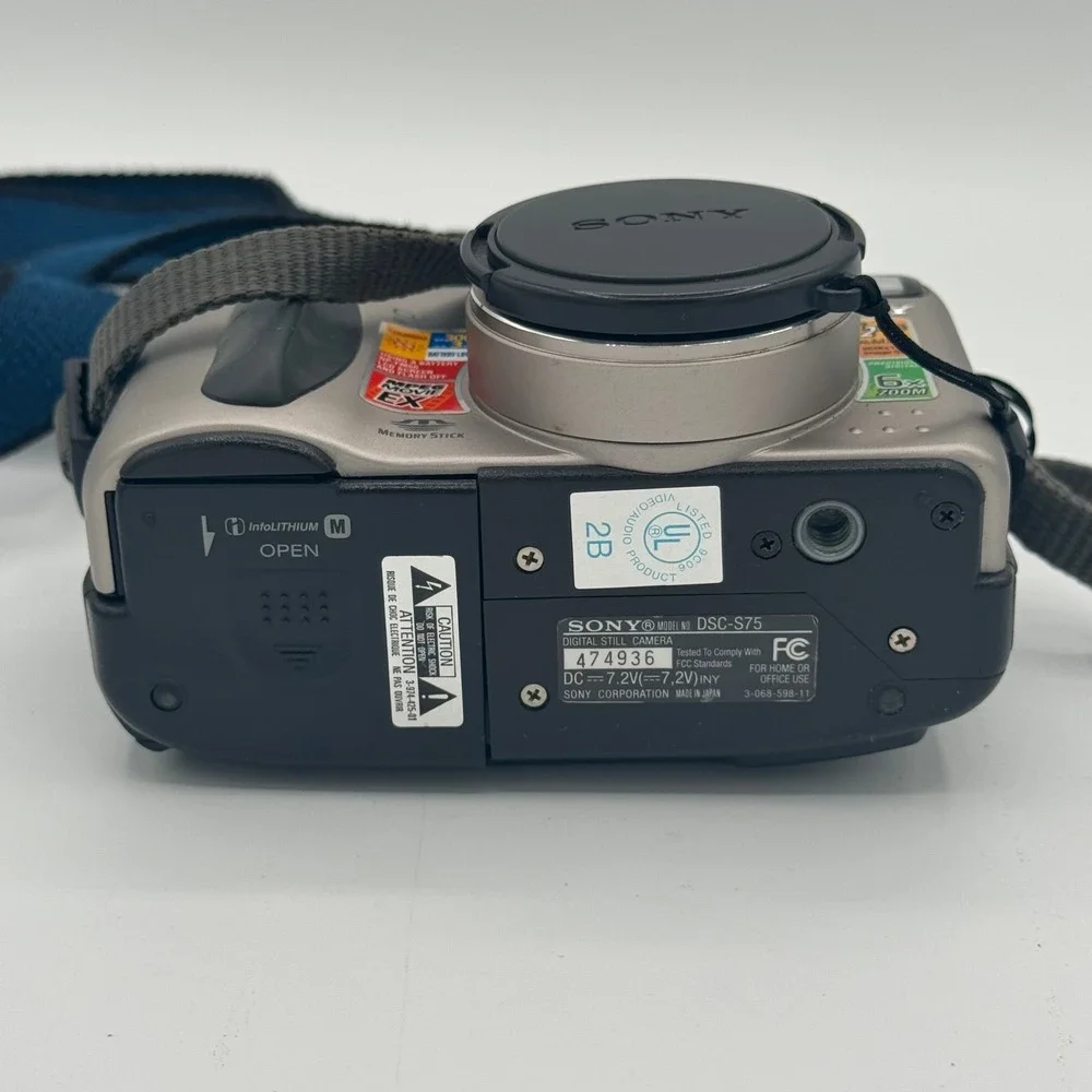 Sony Cyber-shot DSC-S75 3.3MP Digital Camera Carl Zeiss Lens Silver Tested Works